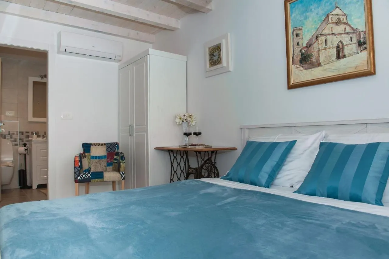 Sobe Bile Bed & Breakfast Pag Town 4*,  Croatia