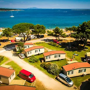 Arena Mobile Homes 2*, Medulin Kroatië