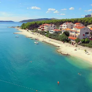 apartmani-beba-trogir.hotels-in-trogir.com/