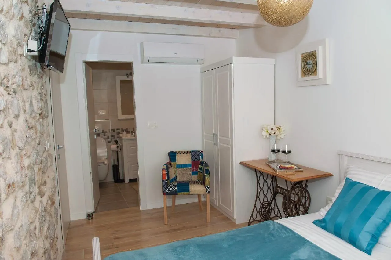 Sobe Bile Bed & Breakfast Pag Town 4*,