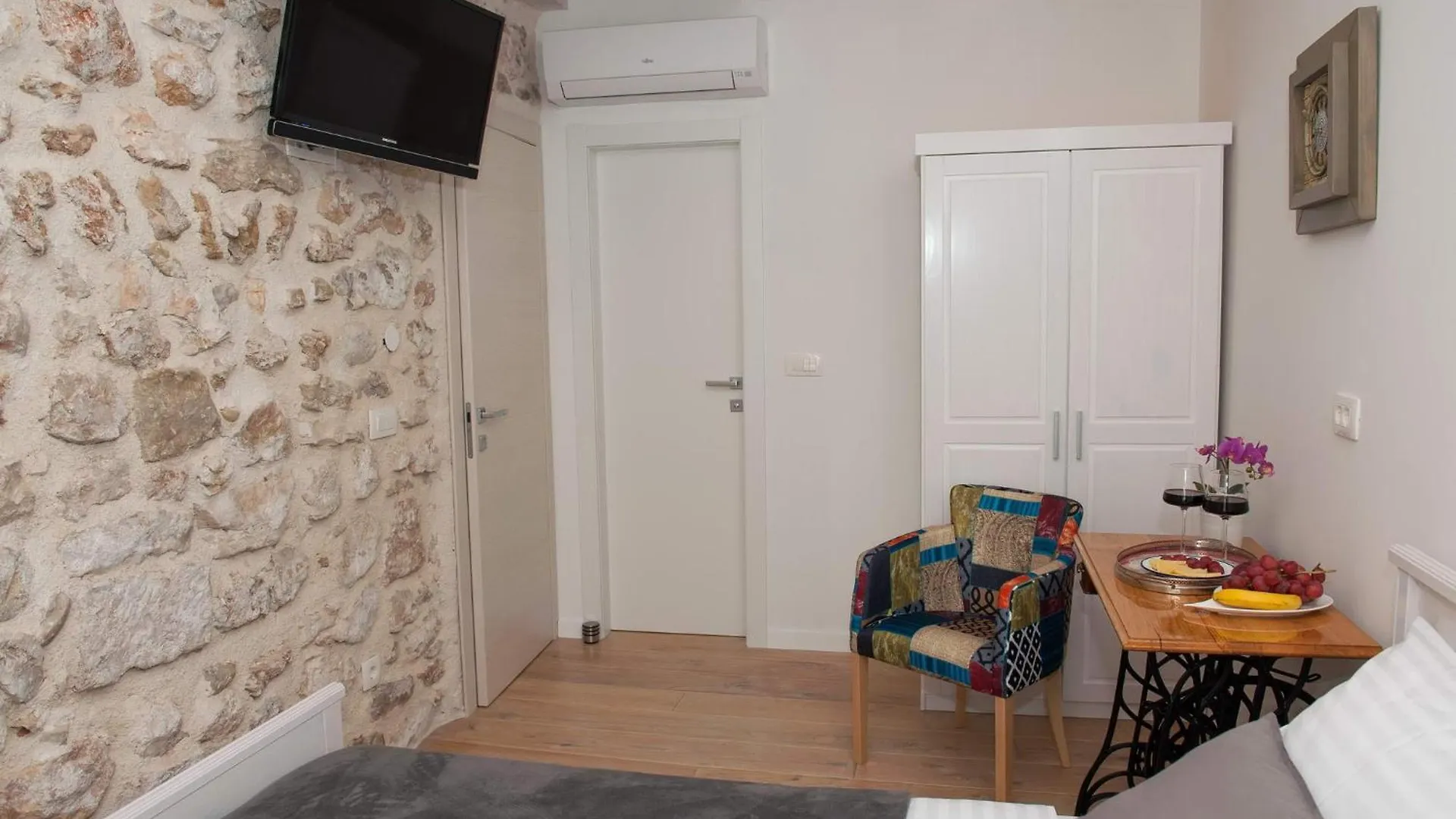 Sobe Bile Bed & Breakfast Pag Town